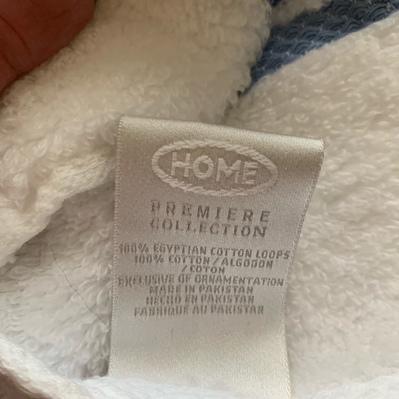 Set of two white terry cloth, with blue embroidered stitching, HAND TOWELS. - Picture 3 of 3